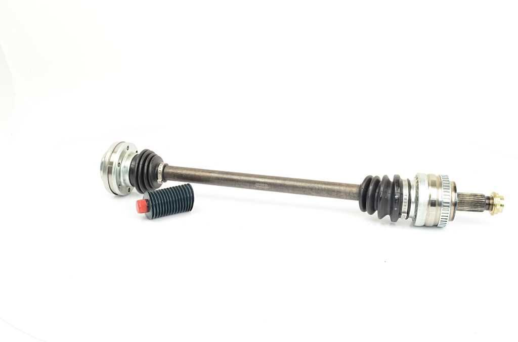 GKN 33217547070 AKS KOMPLE ARKA SAG BMW E81/82/87/88/90/91/92/93